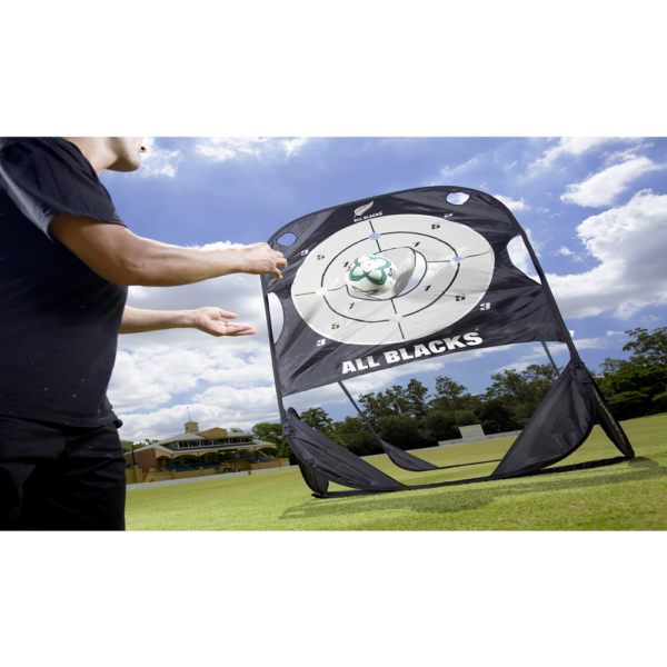 All Blacks Passing Target - 1.6m x 1.0m Includes carry bag and pegs 1.6m x 1.0m