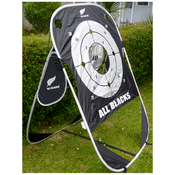 All Blacks Passing Target - 1.6m x 1.0m Includes carry bag and pegs 1.6m x 1.0m